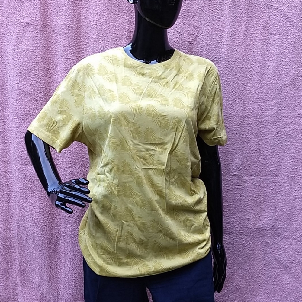 Yellow t-shirt